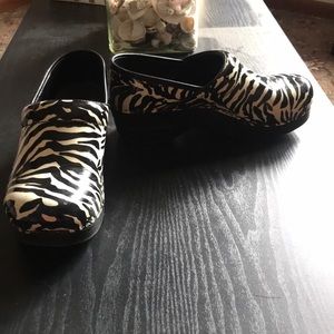 Dansko zebra print size 37